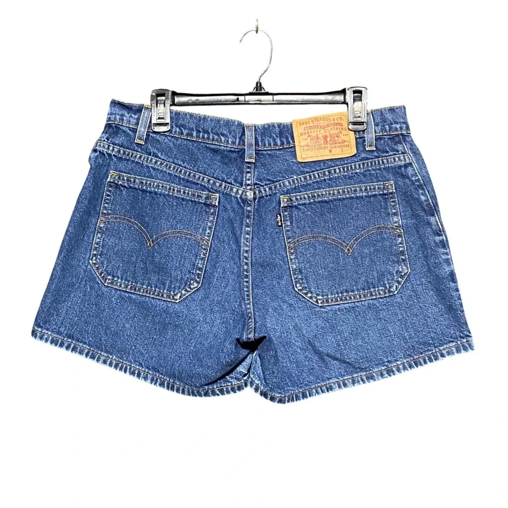 Vintage Levis 90s High Waisted Denim Shorts Sz 12 Blue Medium Wash Patch Pockets - Picture 2 of 9